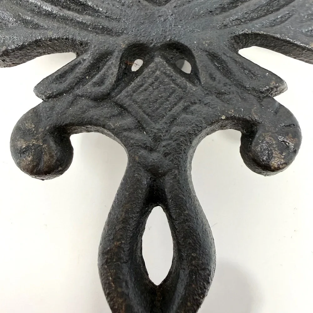 Vintage Cast Iron Eagle Heart Laurel Wreath Trivet‎ Black Americana Decor 9 inch